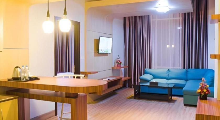 Ayola First Point Hotel Пеканбару Екстер'єр фото